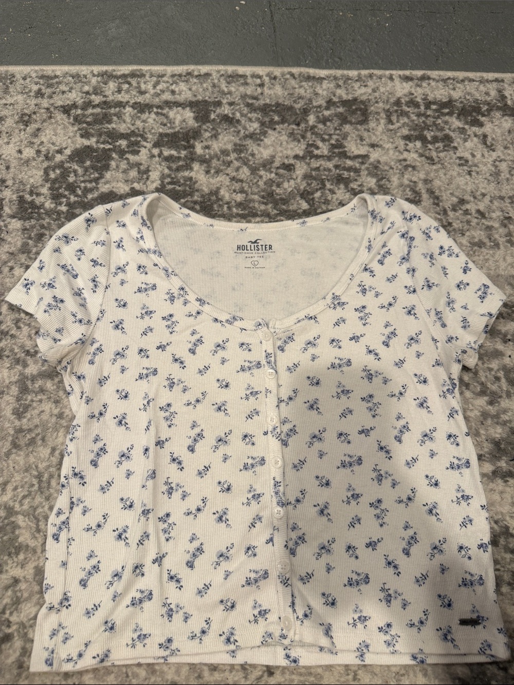 Hollister White Ribbed Button-Front Crop Top with Blue Floral Print